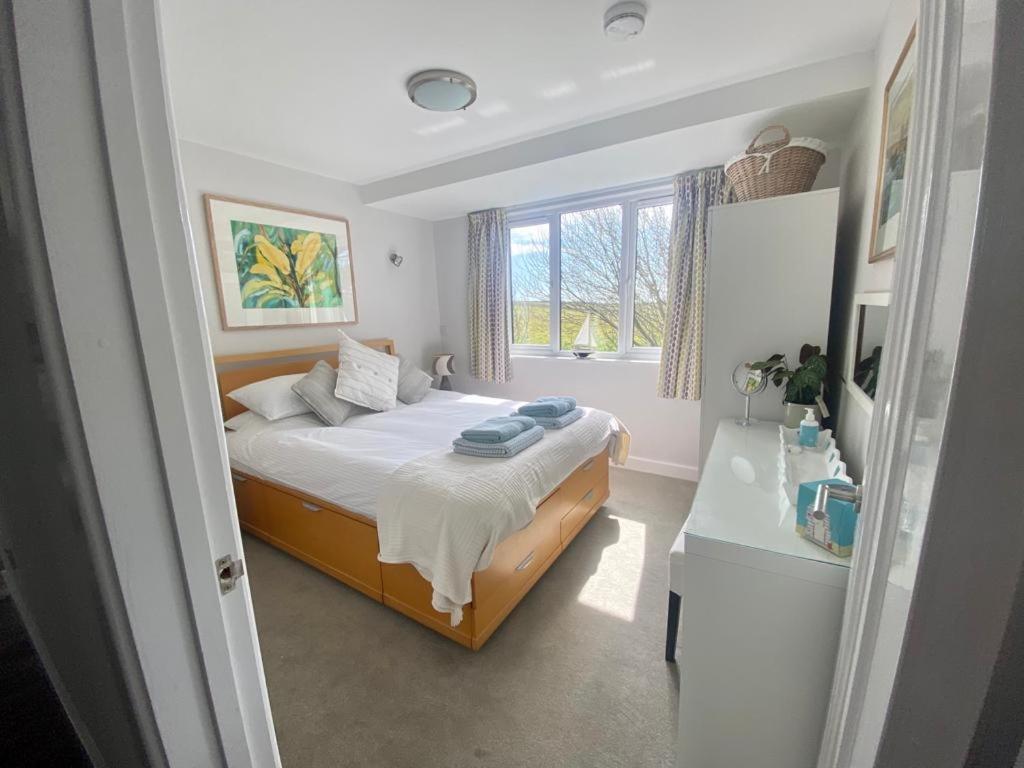 2 Bedroom Cottage Sleeps 4 With Hot-Tub, & Shared Pool Use Sennen Exterior photo