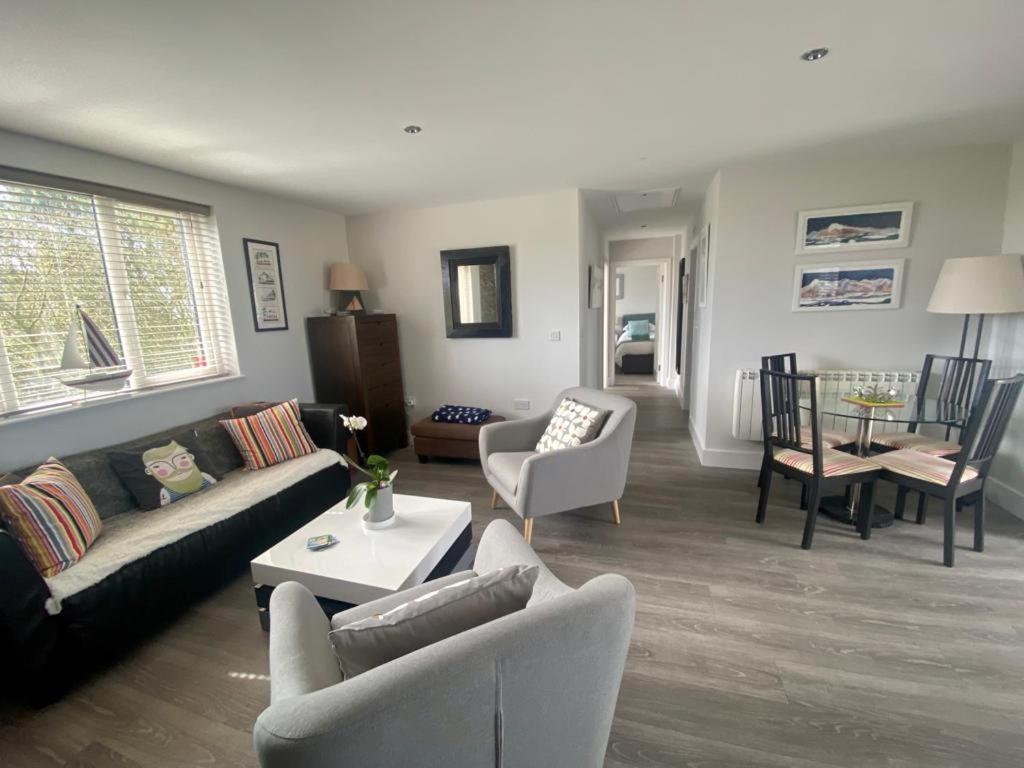 2 Bedroom Cottage Sleeps 4 With Hot-Tub, & Shared Pool Use Sennen Exterior photo